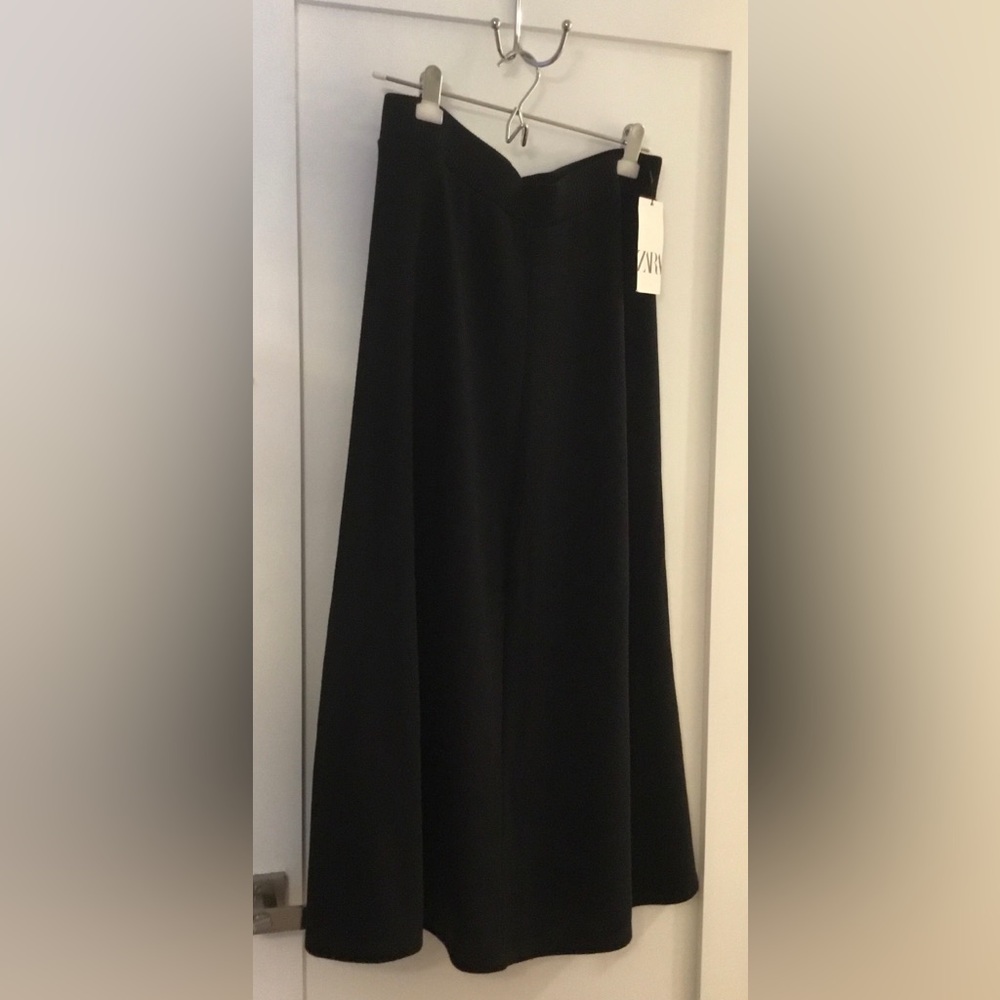 NWT Zara black knit skirt